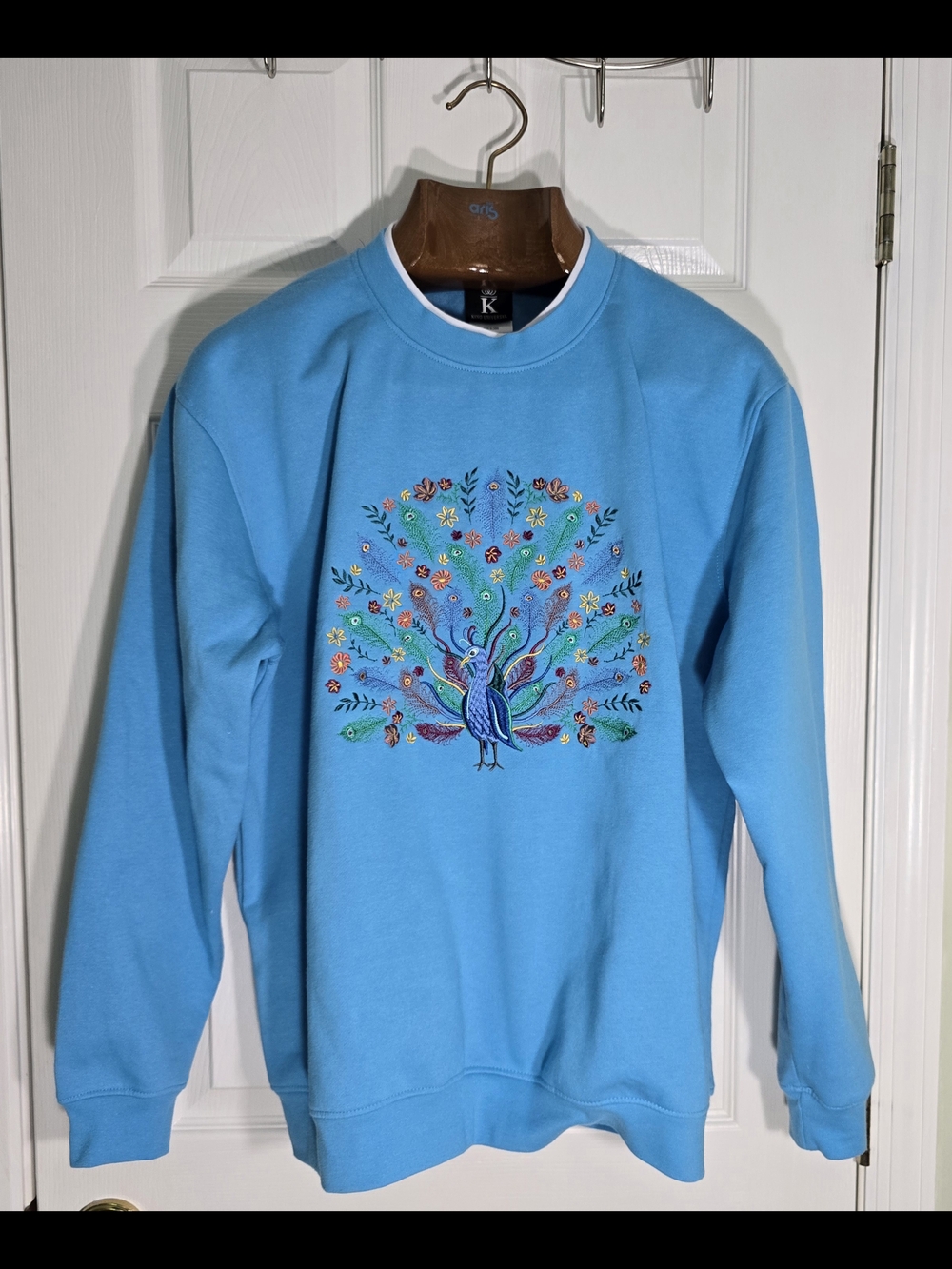 Turquoise Crewneck Sweatshirt with Embroidered Peacock Vtg Coastal Grandma